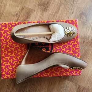 Tory Burch Gray Wedges with Gold Emblem Size 8